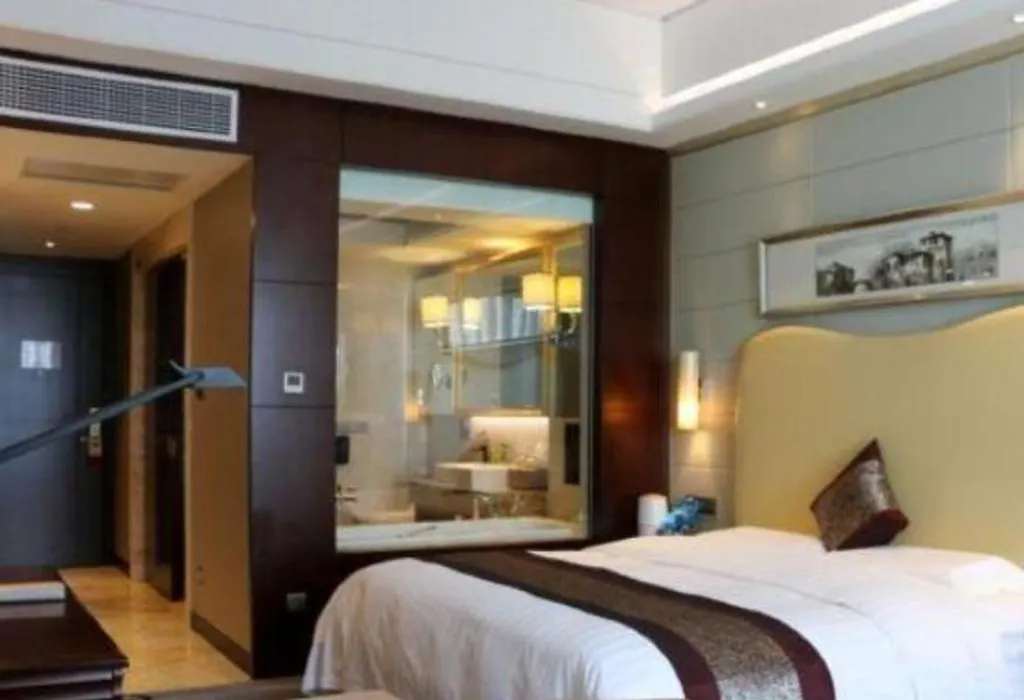 Bairun Zhenjiang International Hotel-1