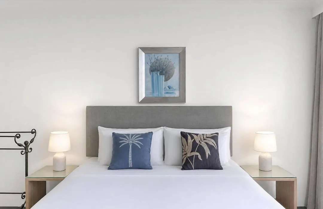Contessa Holiday Apartments-1