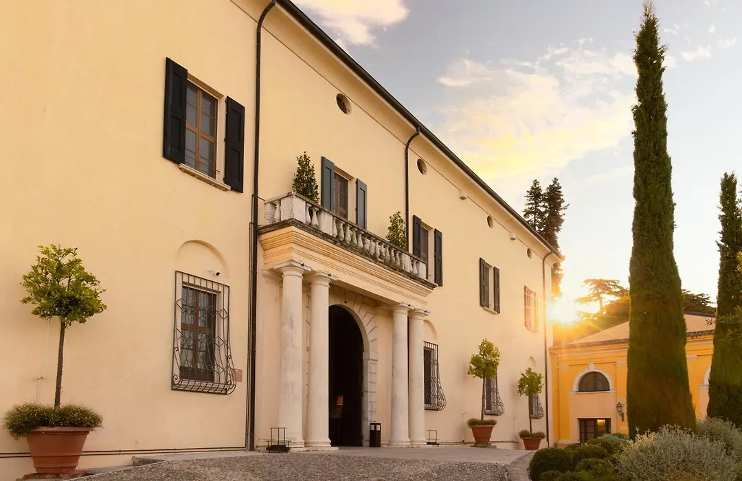 Qc Grand Hotel Villa Arzaga Garda Spa & Golf-1