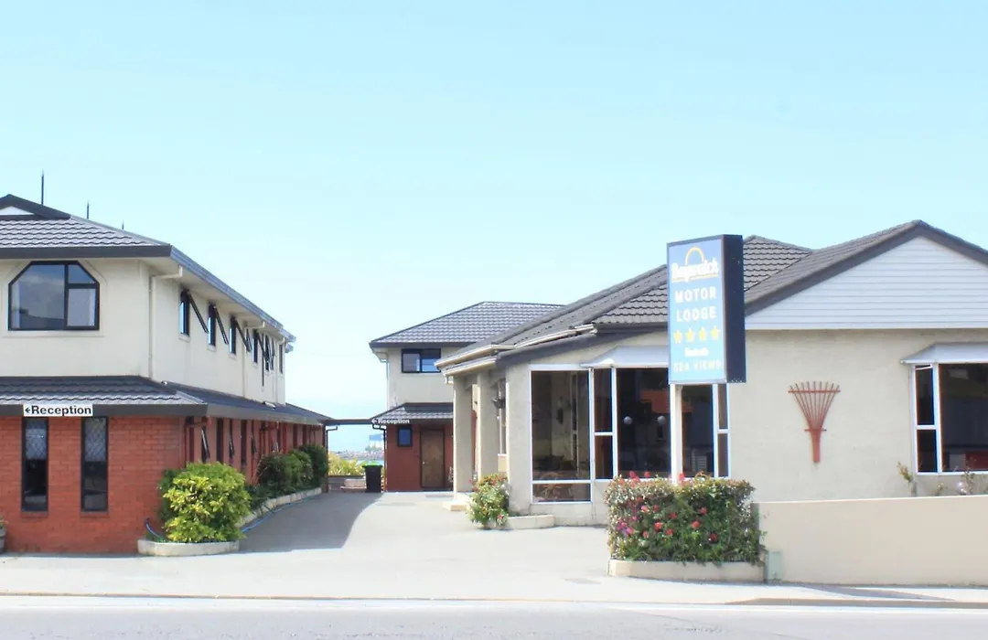 Baywatch Motor Lodge-1