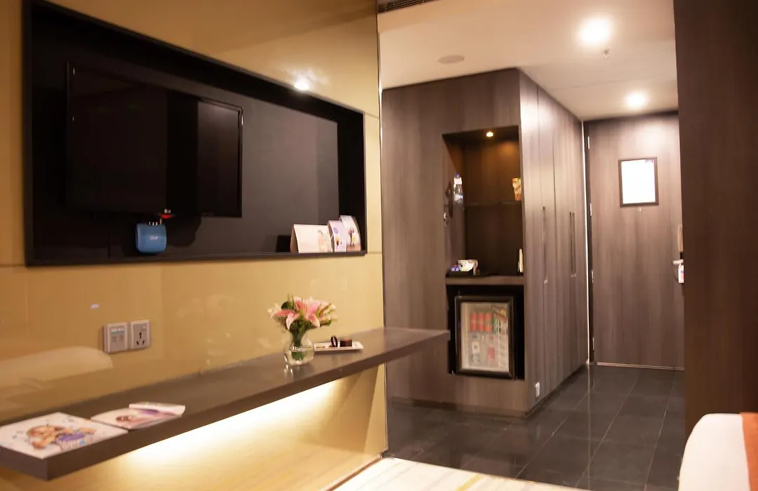 Novotel Kolkata Hotel And Residences-1