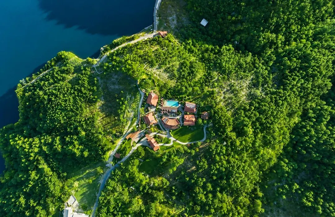 Aurora Resort & Spa-1