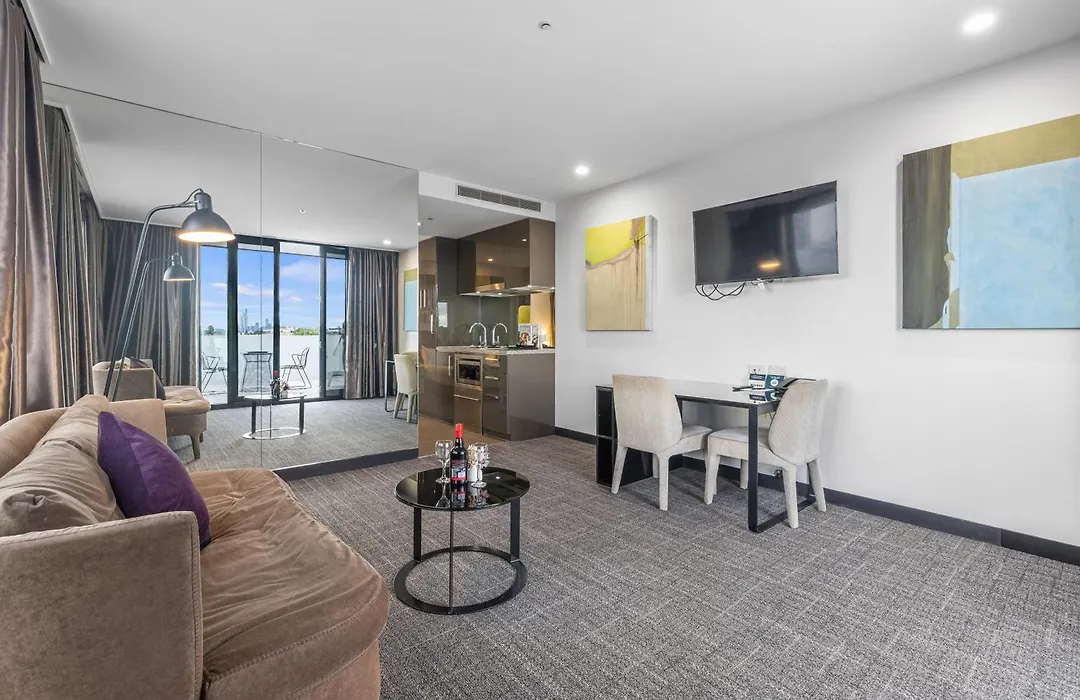 Mainstay Suites Hawthorn-1