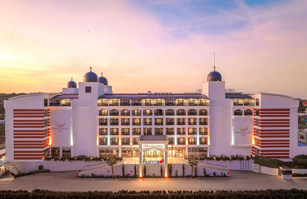 Side Moon Palace Hotel-1