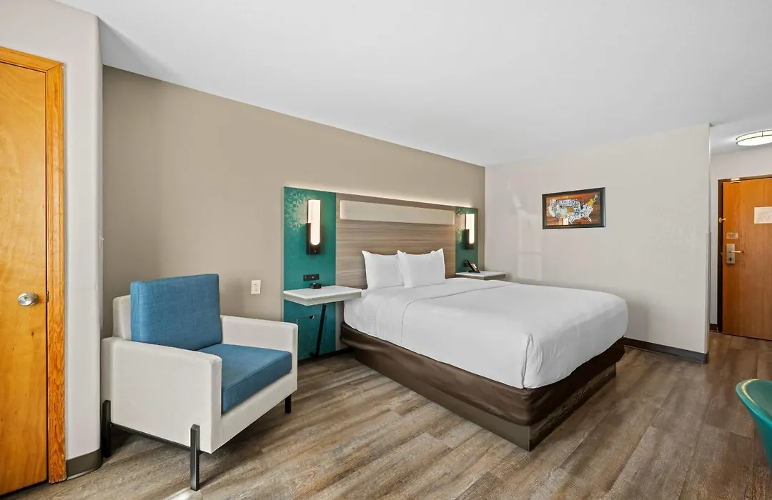 Econo Lodge Inn & Suites Santa Fe South-1