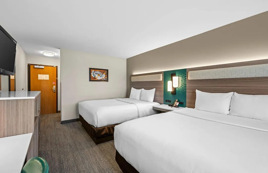 Econo Lodge Inn & Suites Santa Fe South-1