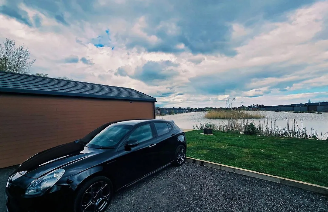 Lakeside Fishing Retreats-1
