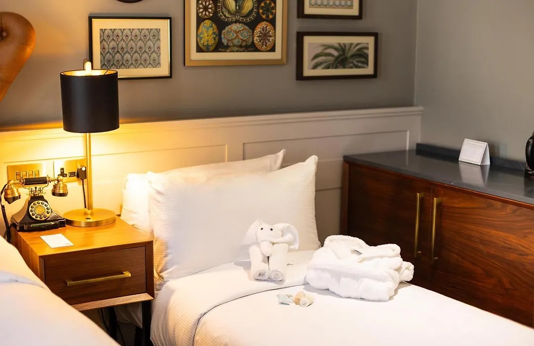 100 Queen'S Gate Hotel London Kensington, Curio Collection By Hilton-1