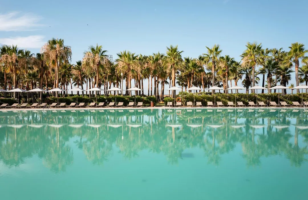 Wine & Books By The Sea, Algarve Resort-1
