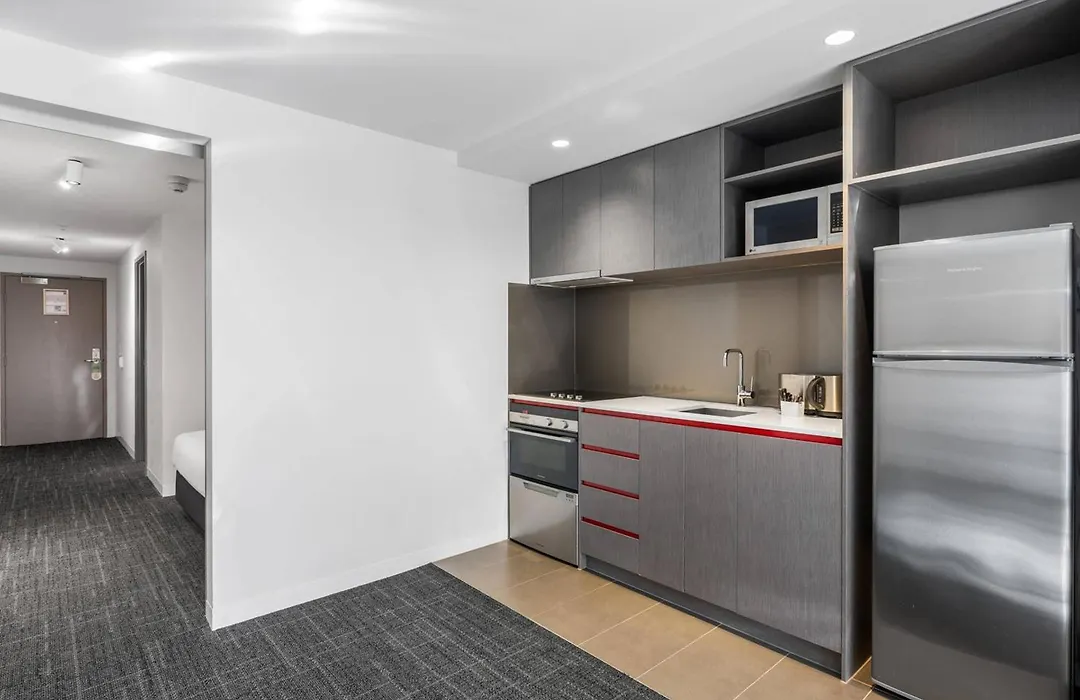 Mainstay Suites Abbotsford-1