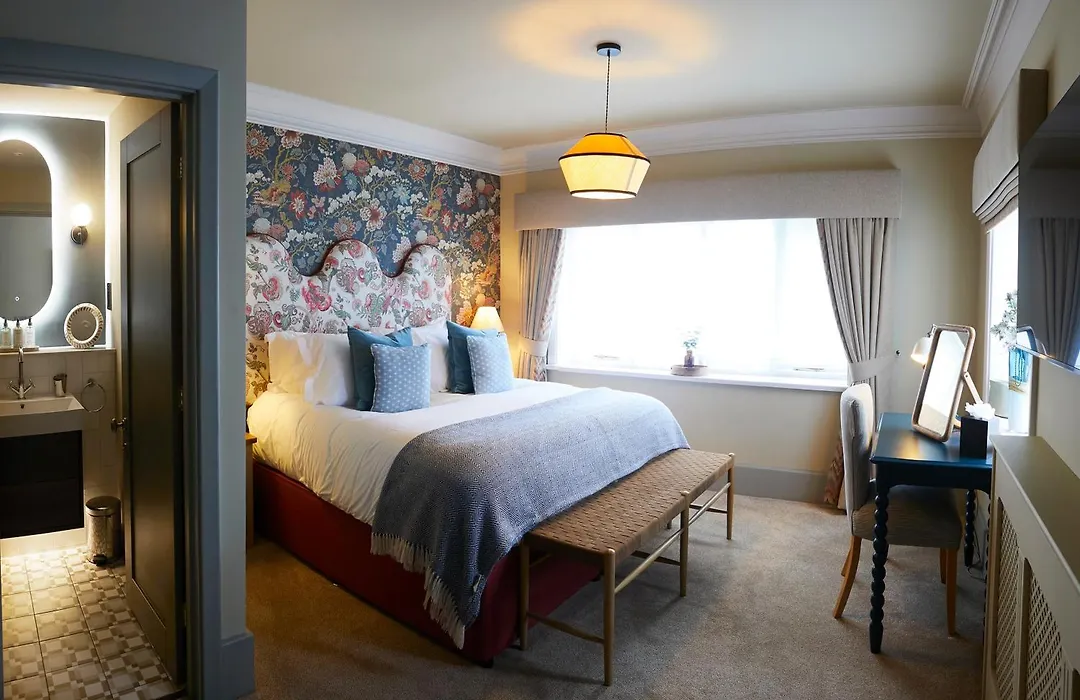 The Plough Inn & Cottages-1