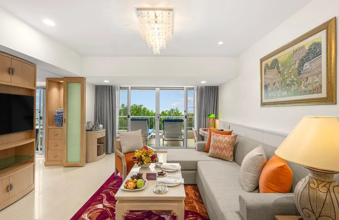 Royal Wing Suites & Spa Pattaya-1