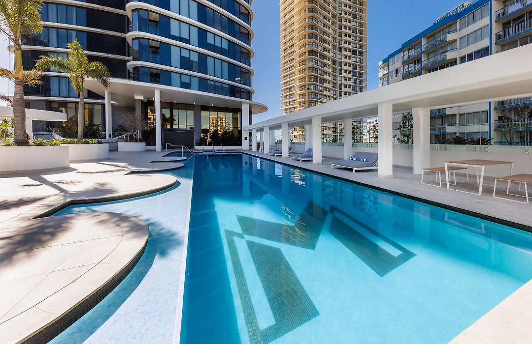 Meriton Suites Surfers Paradise-1