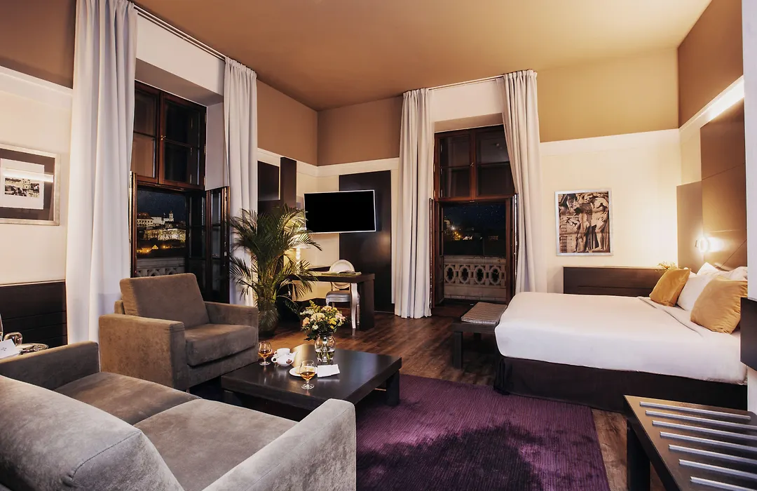 Hotel Grand Palace - Small Luxury Hotels - Operated By Czech Inn-1