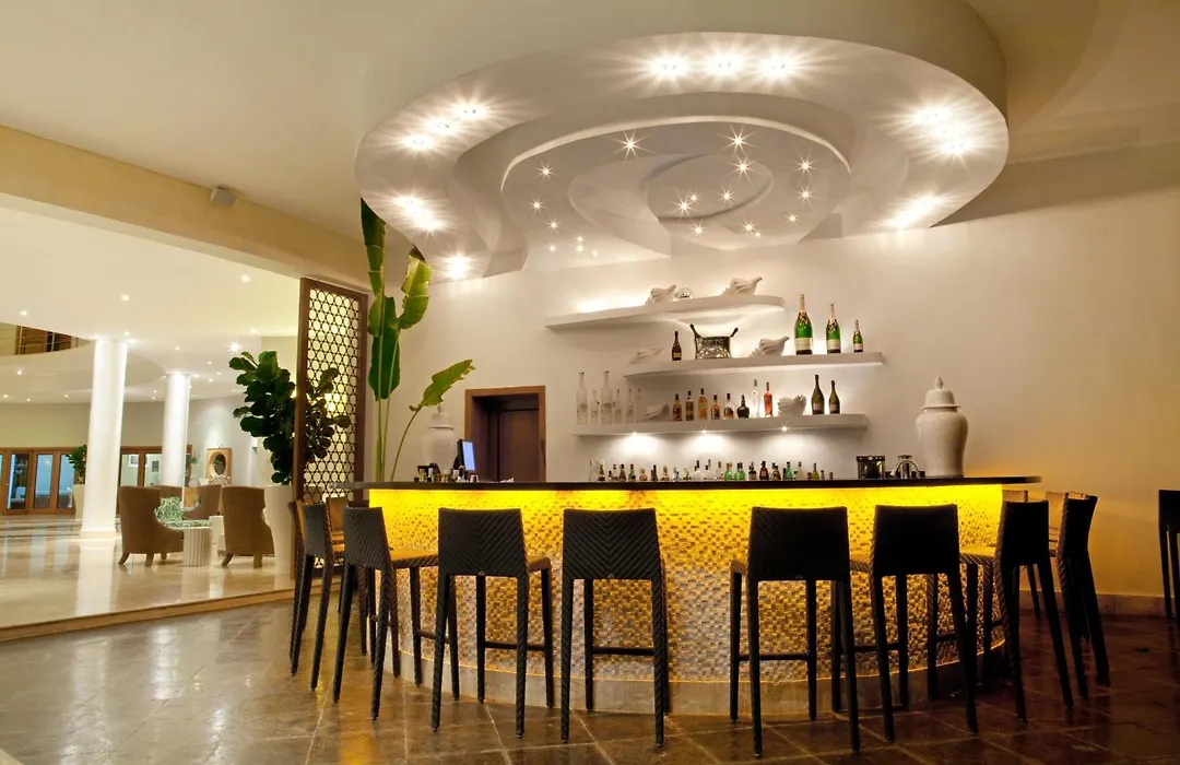 The Bannister Hotel & Yacht Club-1