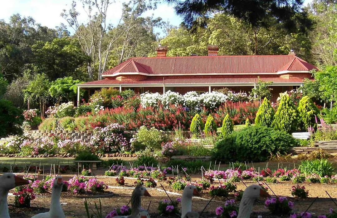 Ford House Bed & Breakfast-1