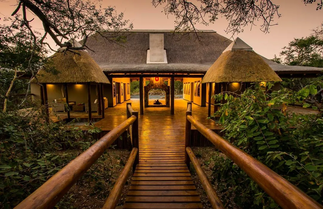 Vuyani River Lodge-1