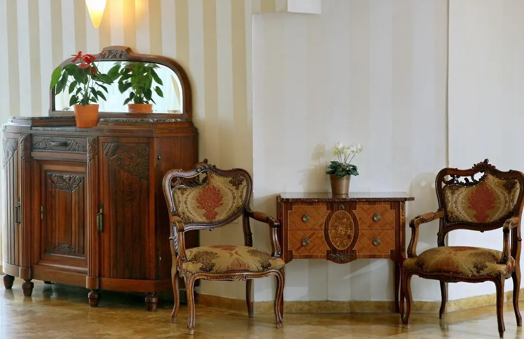 The Seasons Hotel -Studio & Suite-1