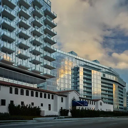 Four Seasons Hotel At The Surf Club-3