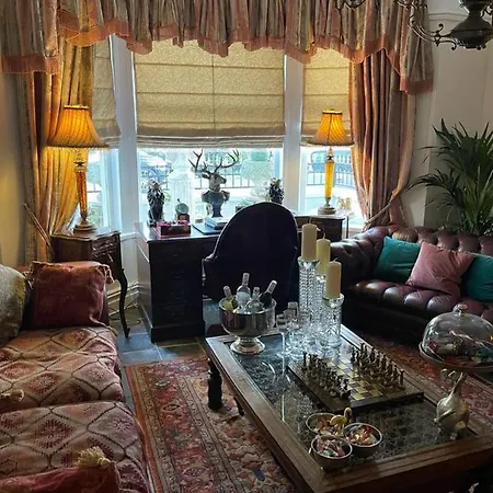 Olivia House-2