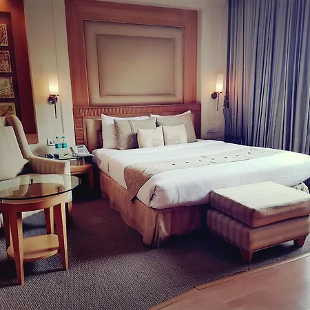 The Palms Town & Country Club - Resort-2