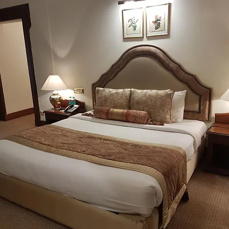 The Palms Town & Country Club - Resort-3