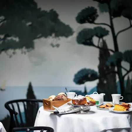 Hotel Plaza E De Russie - Relais & Chateaux-3
