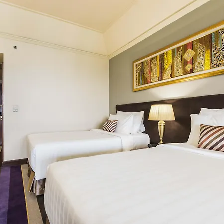 Chatrium Hotel Royal Lake Yangon-3