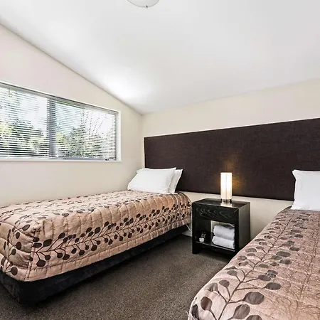 Quality Suites Amore-3