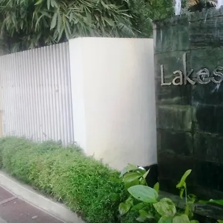 Lakeshore Hotel & Apartments-3