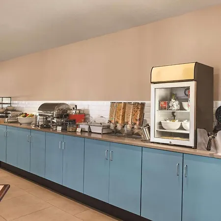 Country Inn & Suites By Radisson, Buffalo, Mn-2