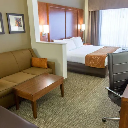 Comfort Suites Marquette-3
