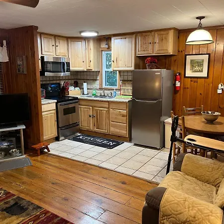 Cozy Cabin Pet Friendly Ada Compatible-3