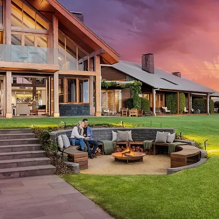 Spicers Peak Lodge-3