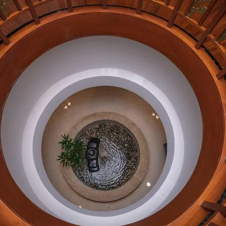 The Diplomat Radisson Blu Hotel Residence & Spa-2
