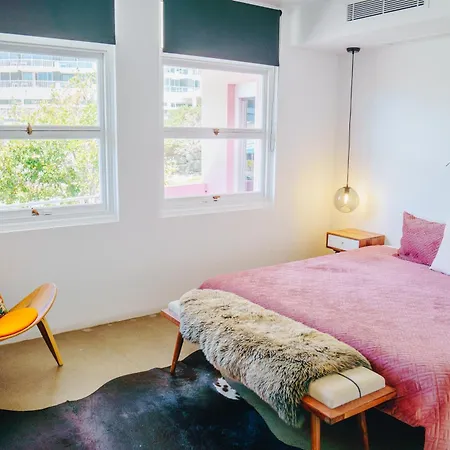 The Pink Hotel Coolangatta-2