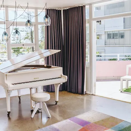The Pink Hotel Coolangatta-2
