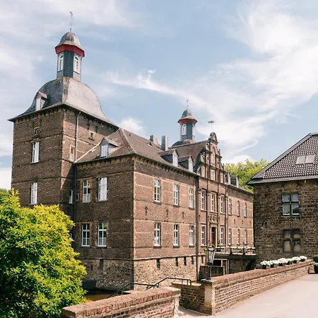 Schlosshotel Hugenpoet-2