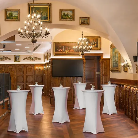 Iron Gate Hotel & Suites Prague By Bhg-3