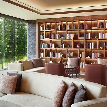 Higashiyama Niseko Village, A Ritz-Carlton Reserve-2