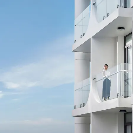 The Yacht Hotel By Dc-2