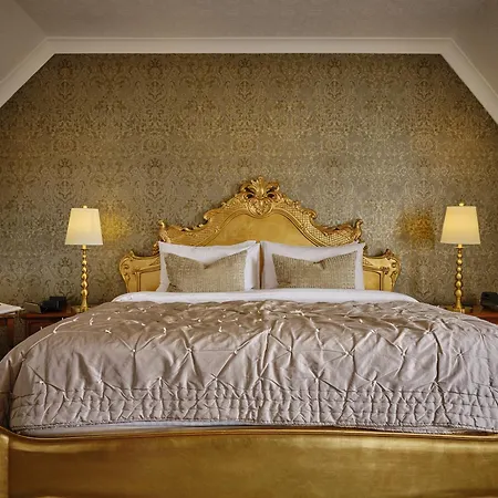 Highcliffe House-3