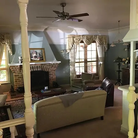 Hawk'S Nest Bed & Breakfast-2