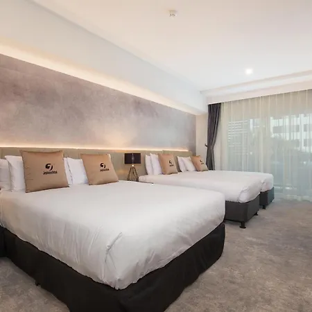 Jephson Hotel & Apartments-3