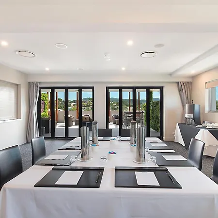 Jephson Hotel & Apartments-2