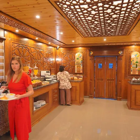 Petra Plaza Hotel-3