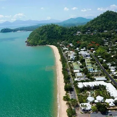 Beachfront Apartments On Trinity Beach-2
