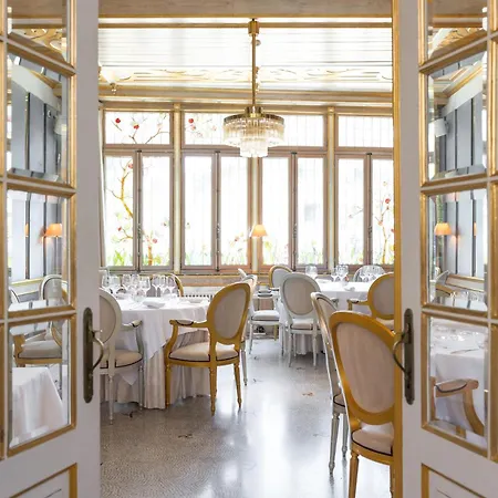 Hotel Le Place D'Armes - Relais & Chateaux-3
