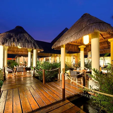 Grand Palladium Colonial Resort & Spa-3