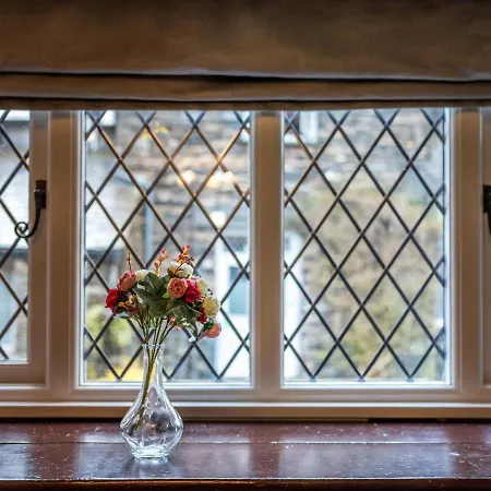 Broadoaks Boutique Country House-3